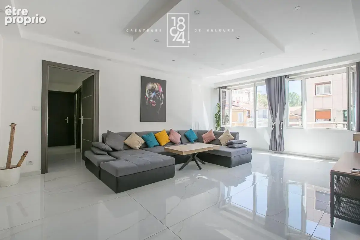 Appartement à MARSEILLE-2E