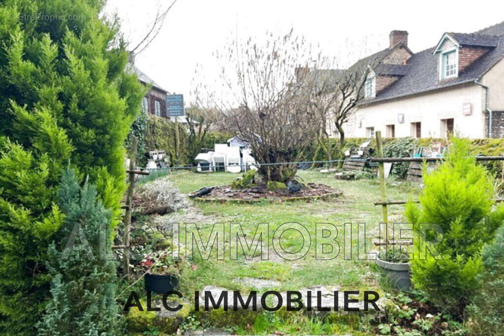 Maison à SAINT-CENERI-LE-GEREI