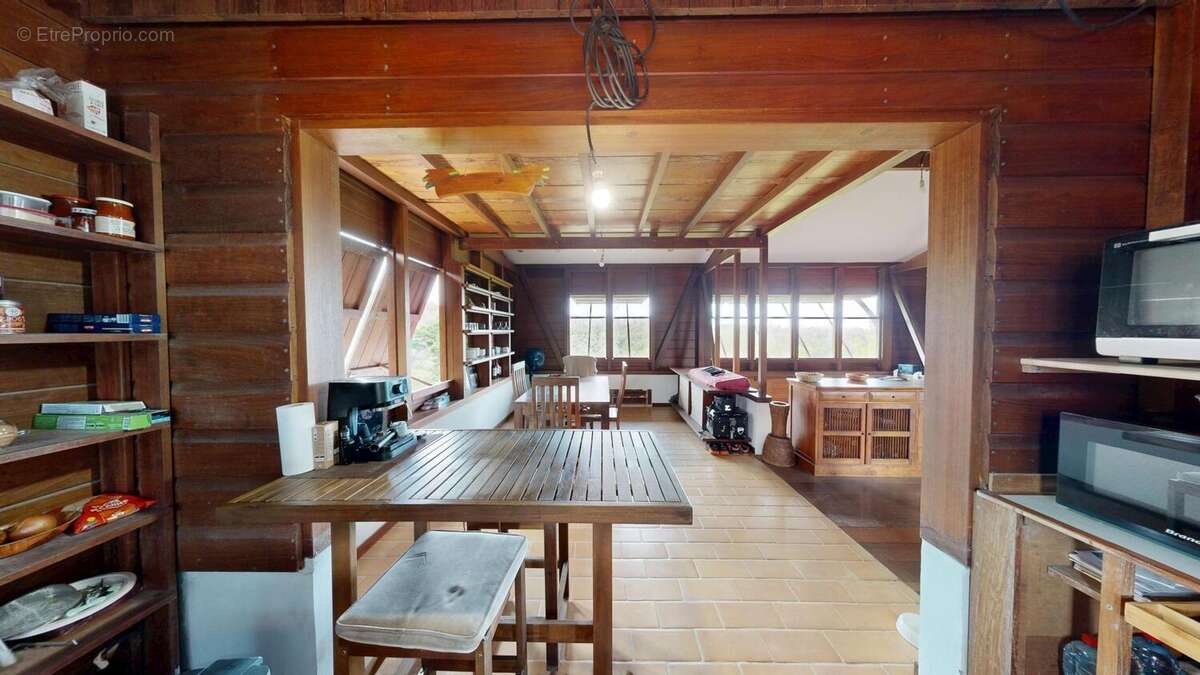 Maison 180 m² à Schoelcher  - photo 7