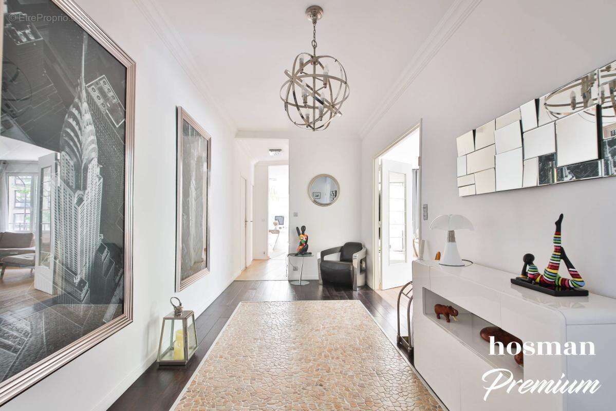 Appartement à PARIS-16E