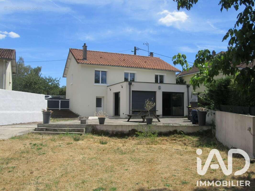 Maison 100 m² à Moncoutant  - photo 2