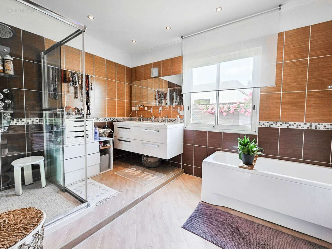 Maison à GUJAN-MESTRAS