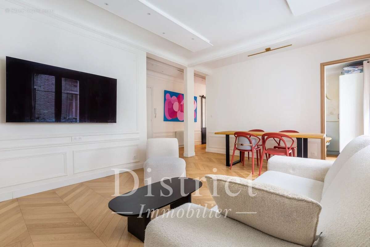 Appartement à PARIS-16E
