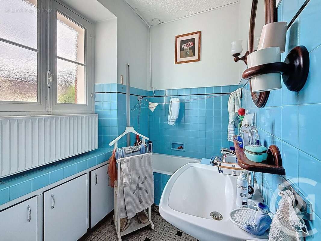 Maison à LES ORMES-SUR-VOULZIE