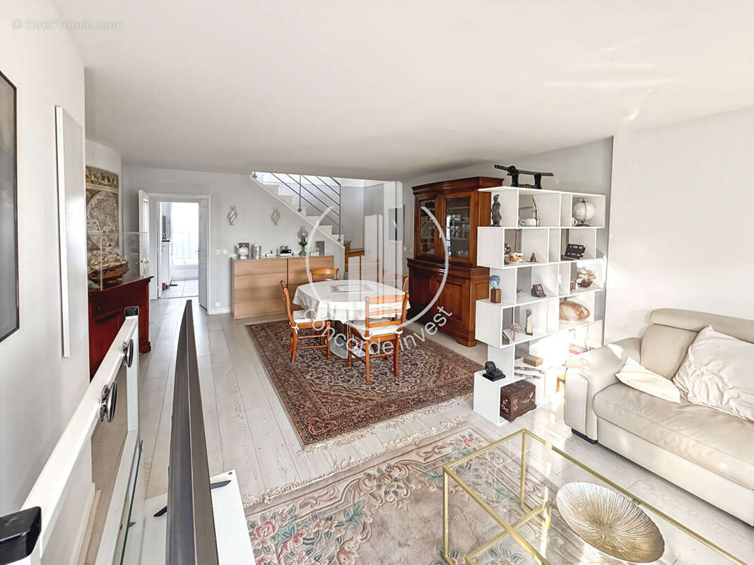 Appartement à COURBEVOIE