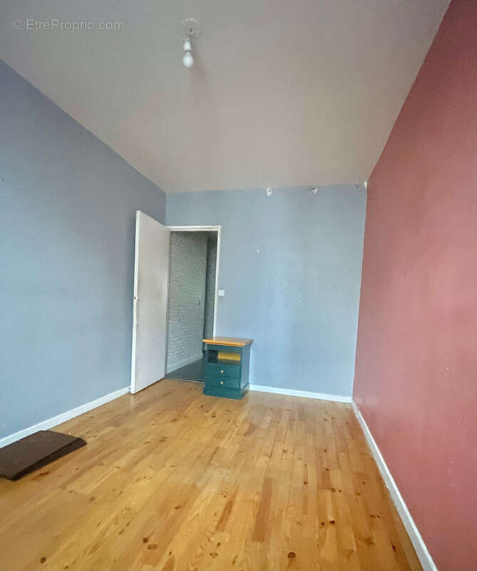 Appartement 80m2 - Parking - Fort potentiel - Quartier Bellevue - Le Mont - LA Jomayère - photo 3