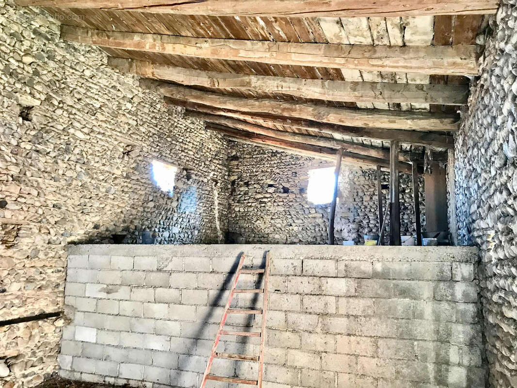 Maison à SAINT-GERMAIN-LEMBRON