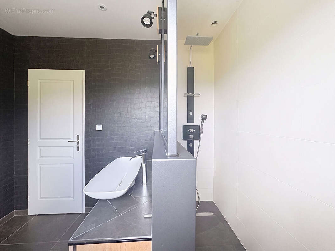 Maison mitoyenne Charvonnex avec piscine - photo 9