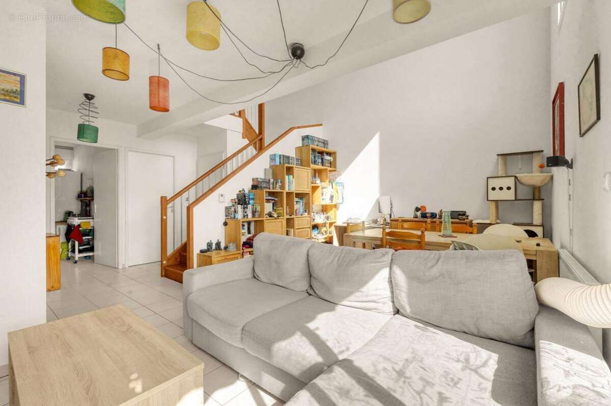 Appartement à BEAUZELLE