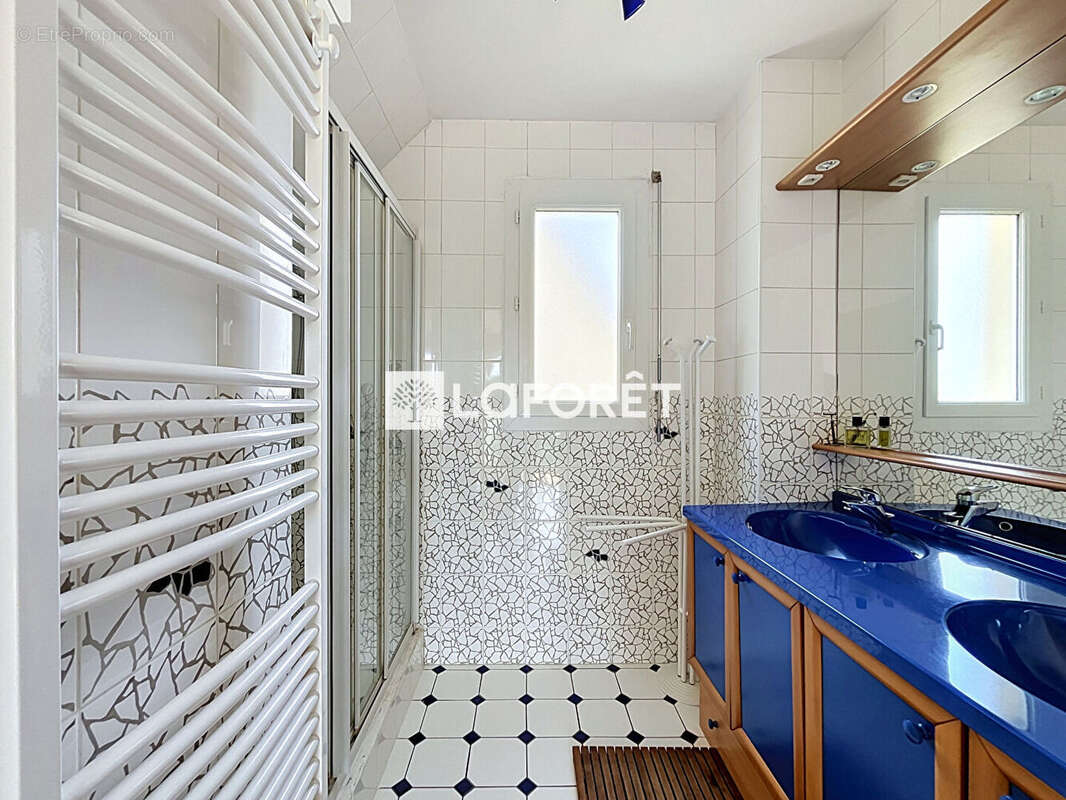 Limite du Vésinet - Élégante maison familiale de 135 m² au calme absolu, sans vis-à-vis - photo 13