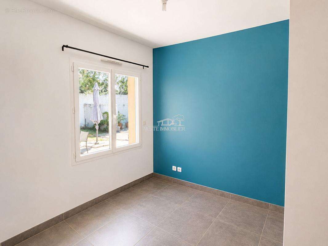 Maison Gignac-la-Nerthe 6 pièce(s) 137 m2 - photo 7