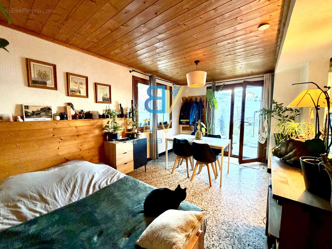 Appartement à ALBIEZ-MONTROND