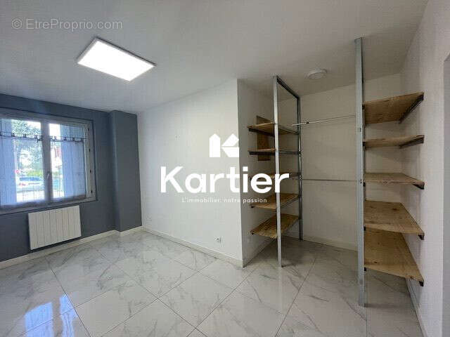 Maison à SAINT-MEDARD-DE-GUIZIERES