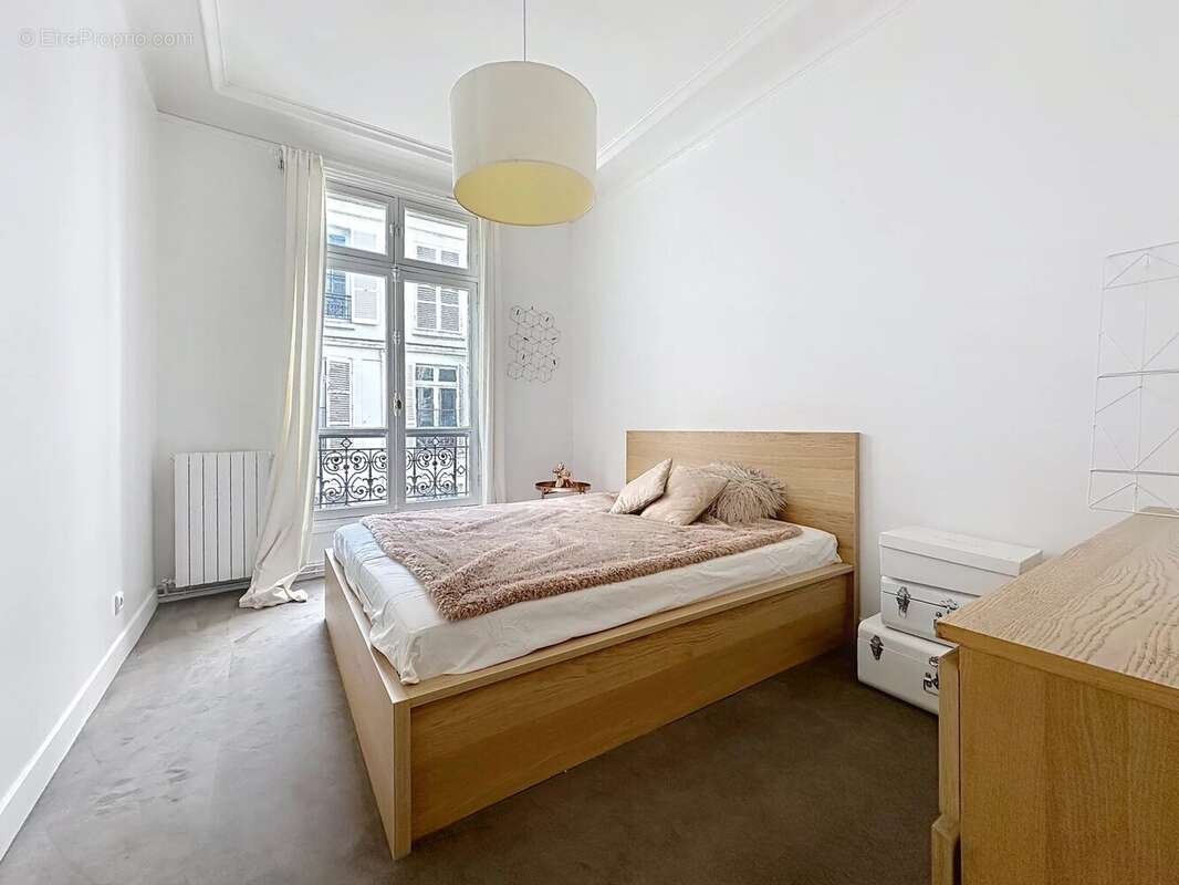 Appartement à PARIS-8E