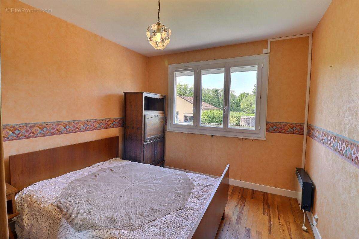Maison à CHARETTE