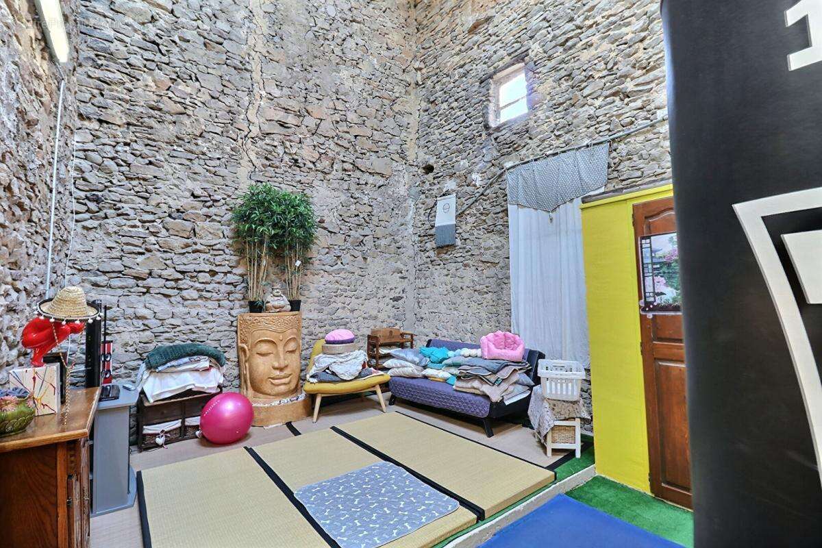 Appartement à BAGNOLS-SUR-CEZE