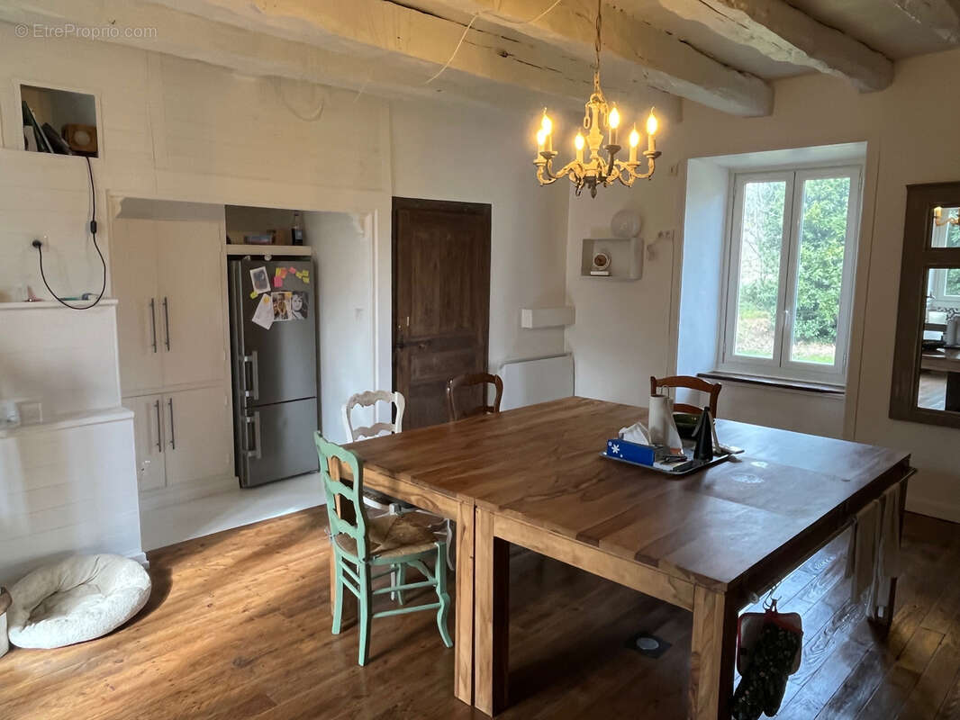 Maison à COUSSAC-BONNEVAL