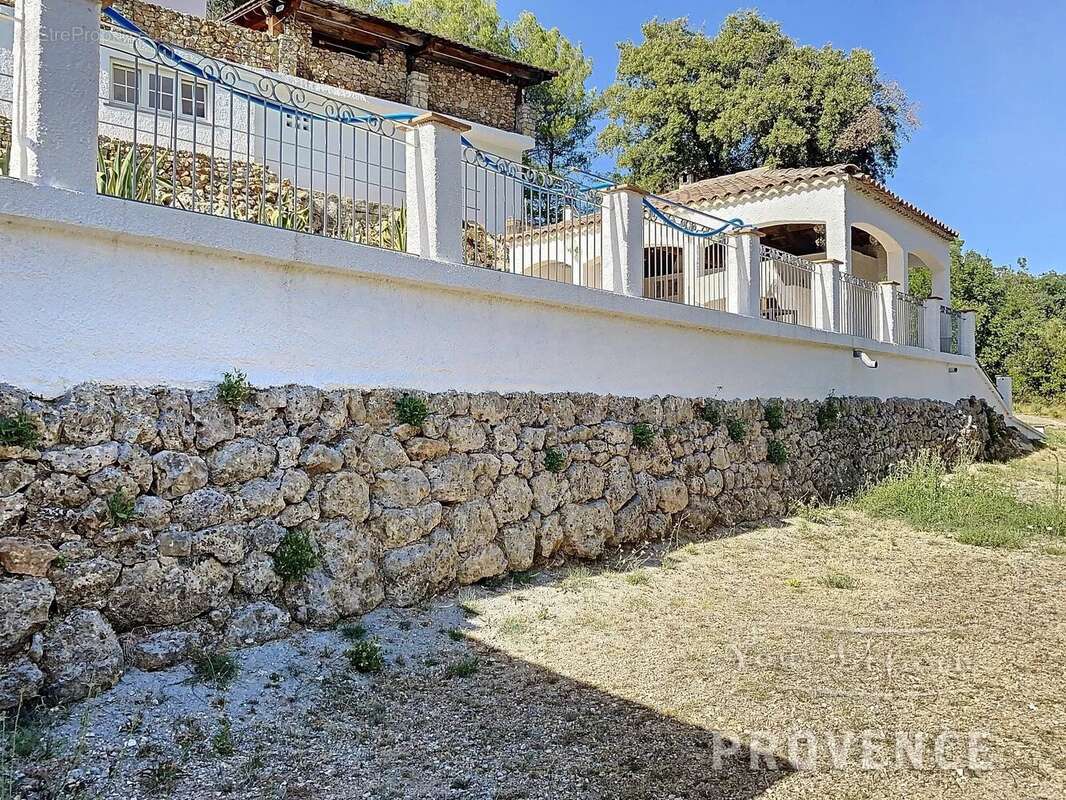 Maison à SAINT-ANTONIN-DU-VAR