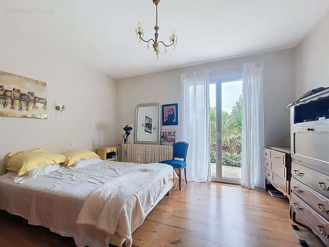 Maison à PAREMPUYRE