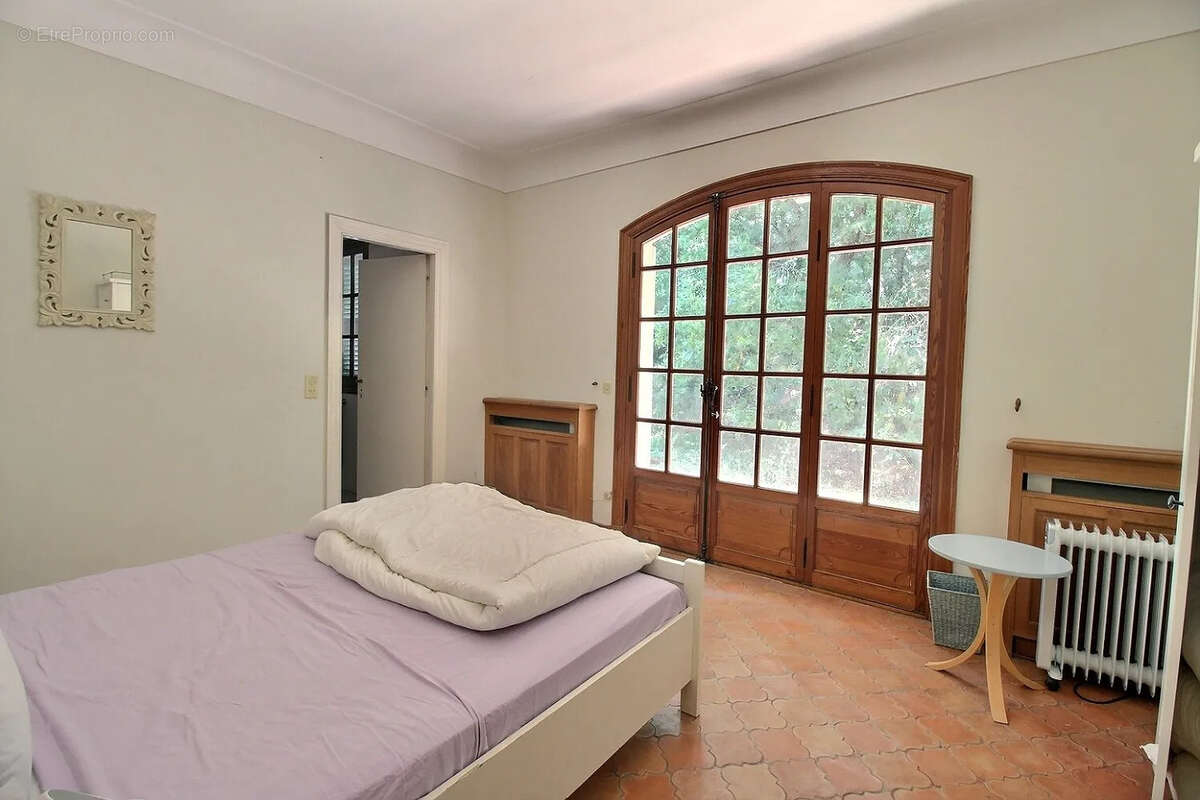 Maison à ROQUEFORT-LES-PINS