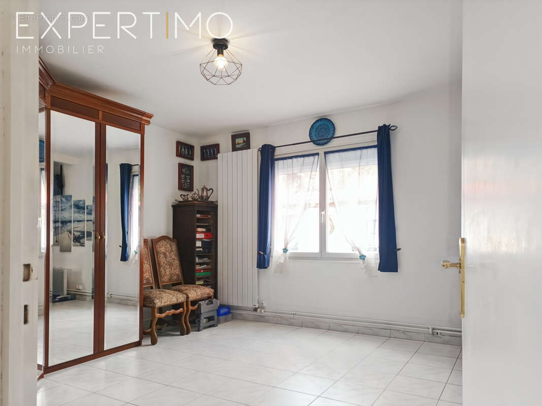 Maison à REGNIERE-ECLUSE