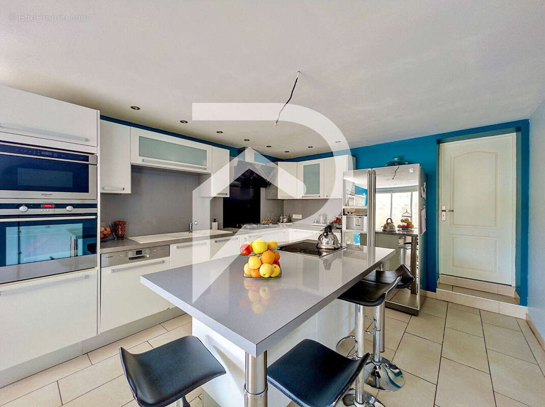 Maison à VILLENEUVE-SAINT-GERMAIN