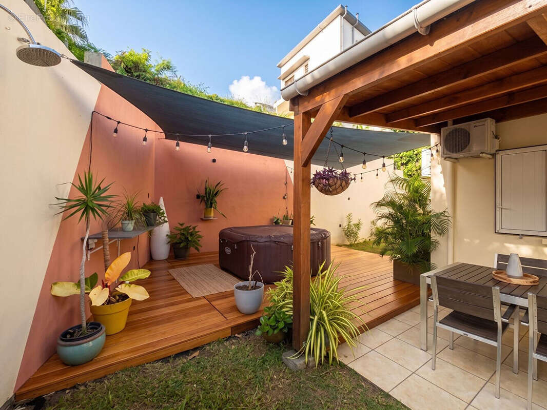 A VENDRE - Maison F6 avec vue dans les bas de La Bretagne - photo 10