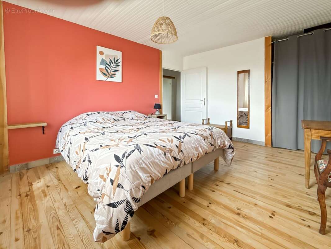 Maison 100 m² à Marcilly-Le-Chatel  - photo 4