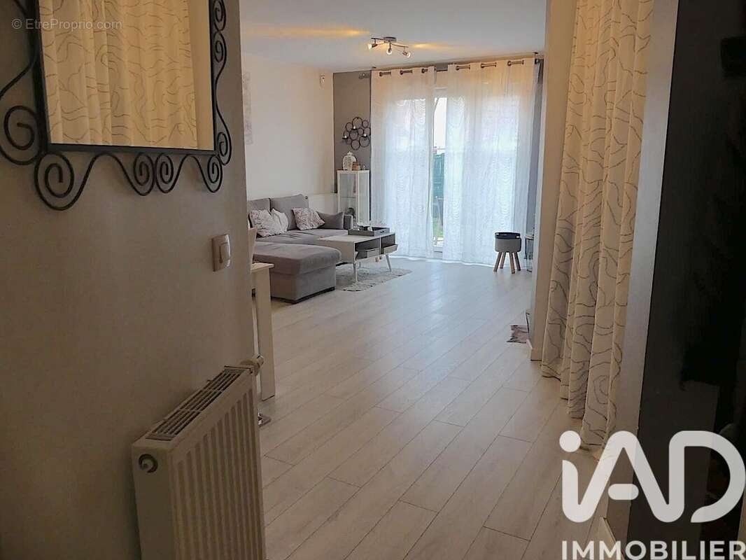 Photo 2 - Maison à LE COUDRAY-MONTCEAUX