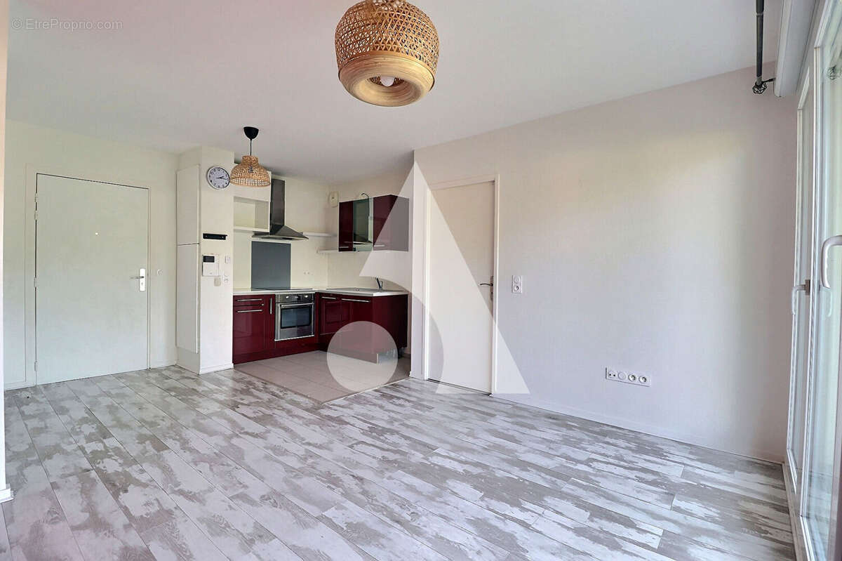 Appartement 2 pièces avec balcon - limite saint gratien/enghien les bains - photo 4