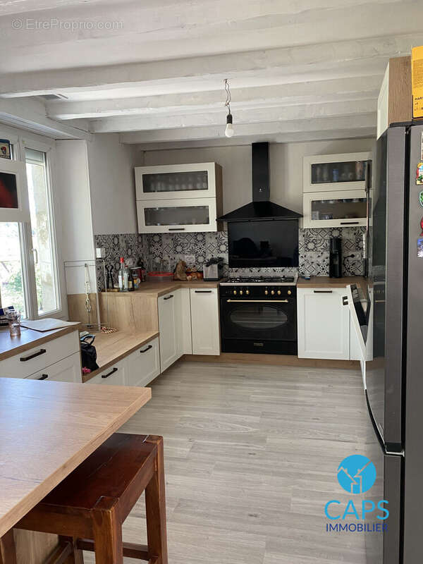 Appartement à REYNES