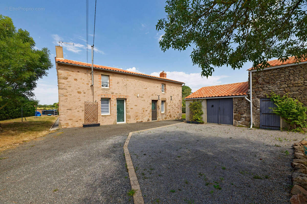Maison familiale en pierre - Lege - photo 14