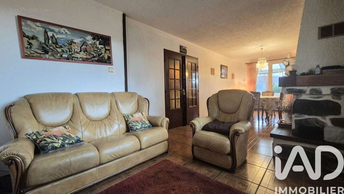 Photo 8 - Maison à SAINT-JEAN-BONNEFONDS