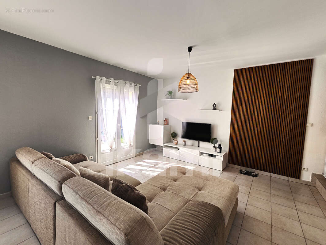 Maison à VILLEVOCANCE