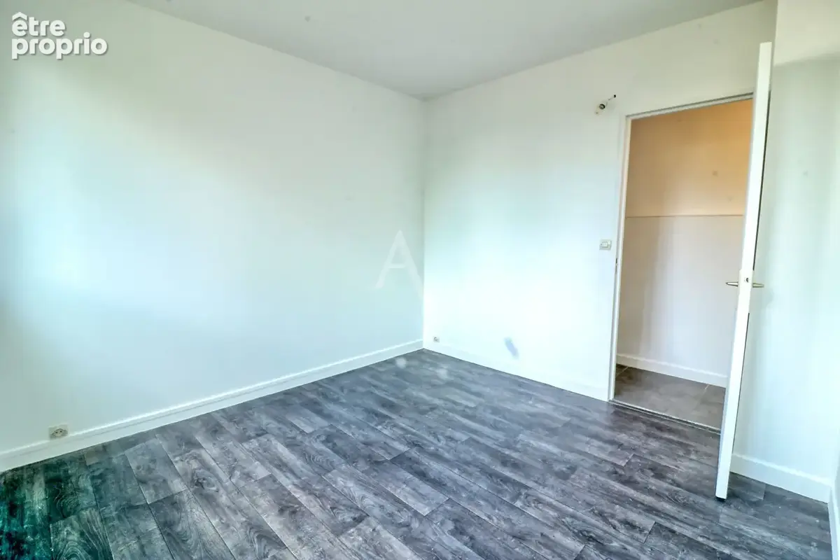 Appartement Fresnes 5 pièce(s) 2 chambres + bureau - RÉNOVATION ÉNERGÉTIQUE VOTÉE - photo 16