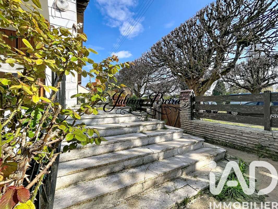 Photo 4 - Maison à EPONE