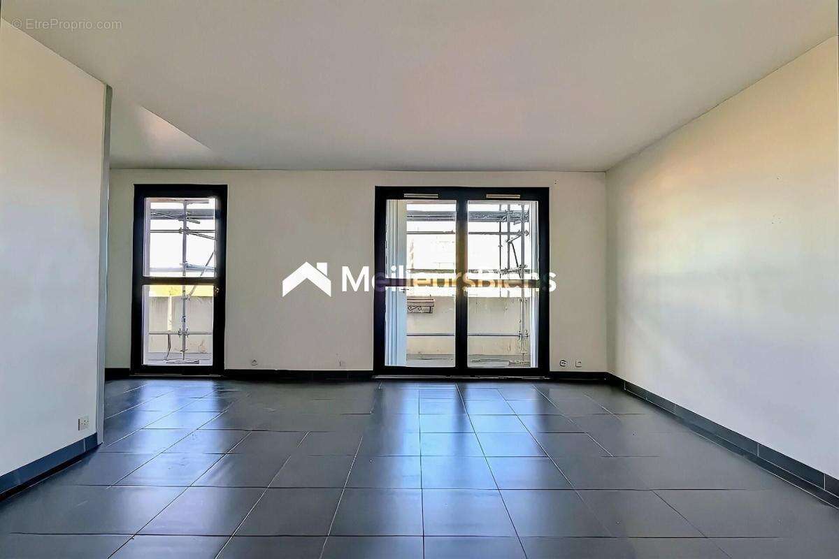 Appartement à LES MUREAUX