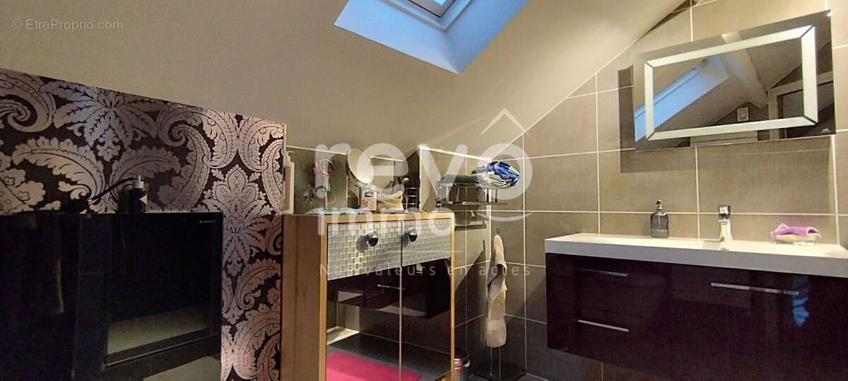 Maison à SAINT-BARTHELEMY-D'ANJOU