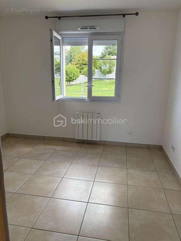 Appartement à VAUX-LE-PENIL
