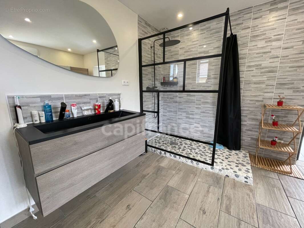  Maison individuelle entièrement rénovée - photo 12