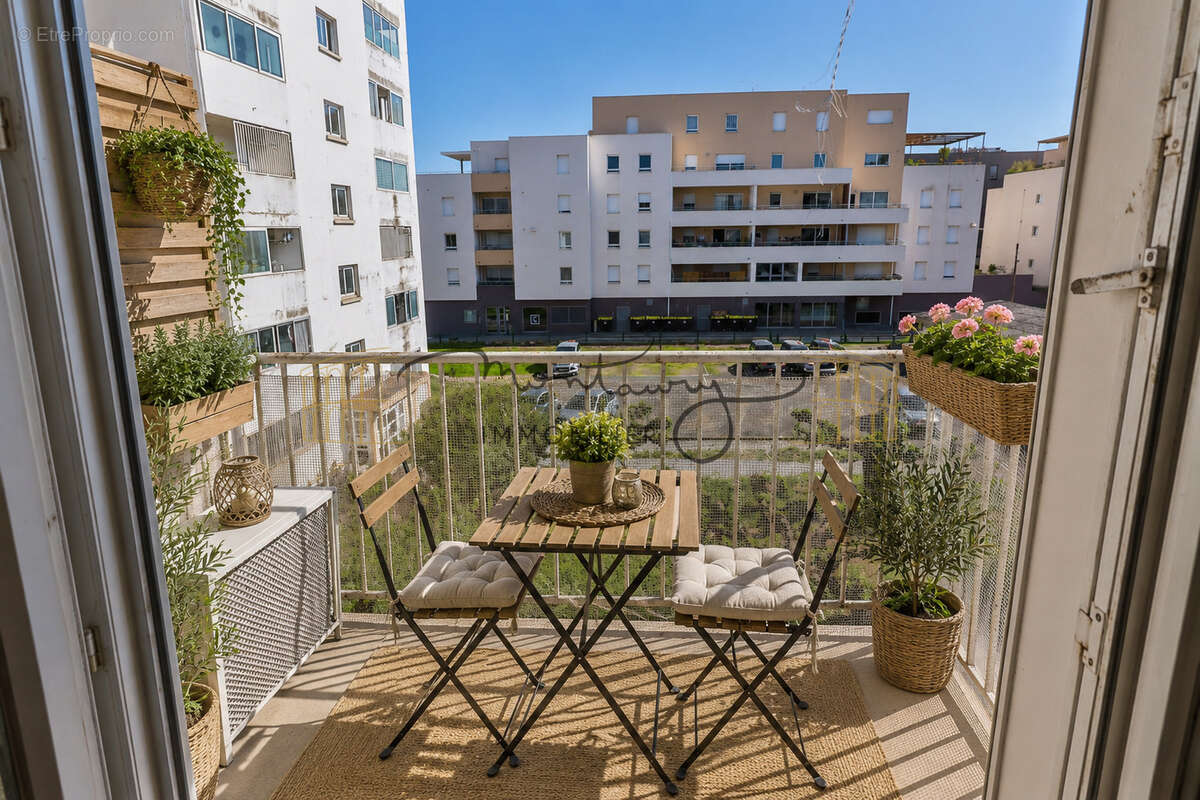 Appartement P3/P4 lumineux avec balcon   Quartier Capouchiné - photo 3