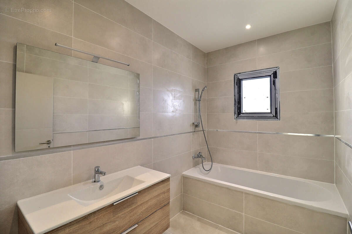 Maison à GALLARGUES-LE-MONTUEUX