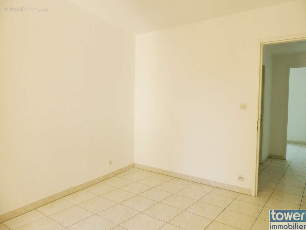 Appartement à LAMALOU-LES-BAINS