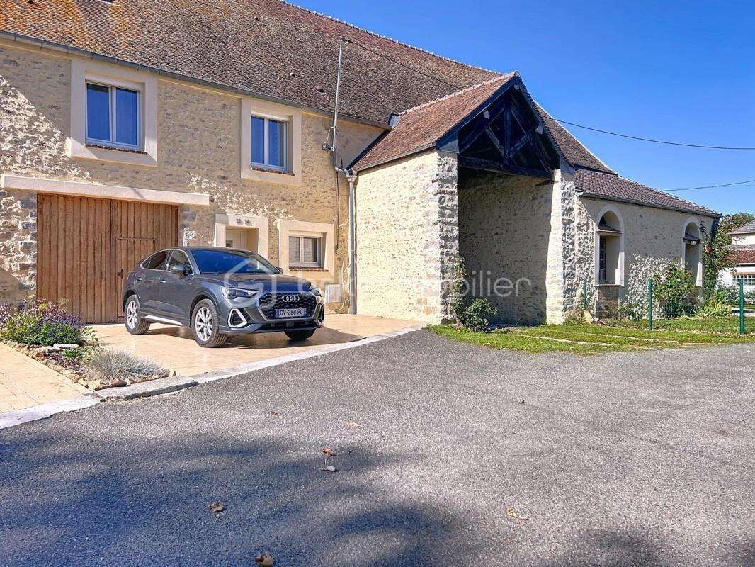 Maison à OZOUER-LE-VOULGIS