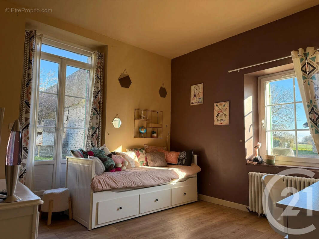 Maison à CHAMPIGNY-LA-FUTELAYE