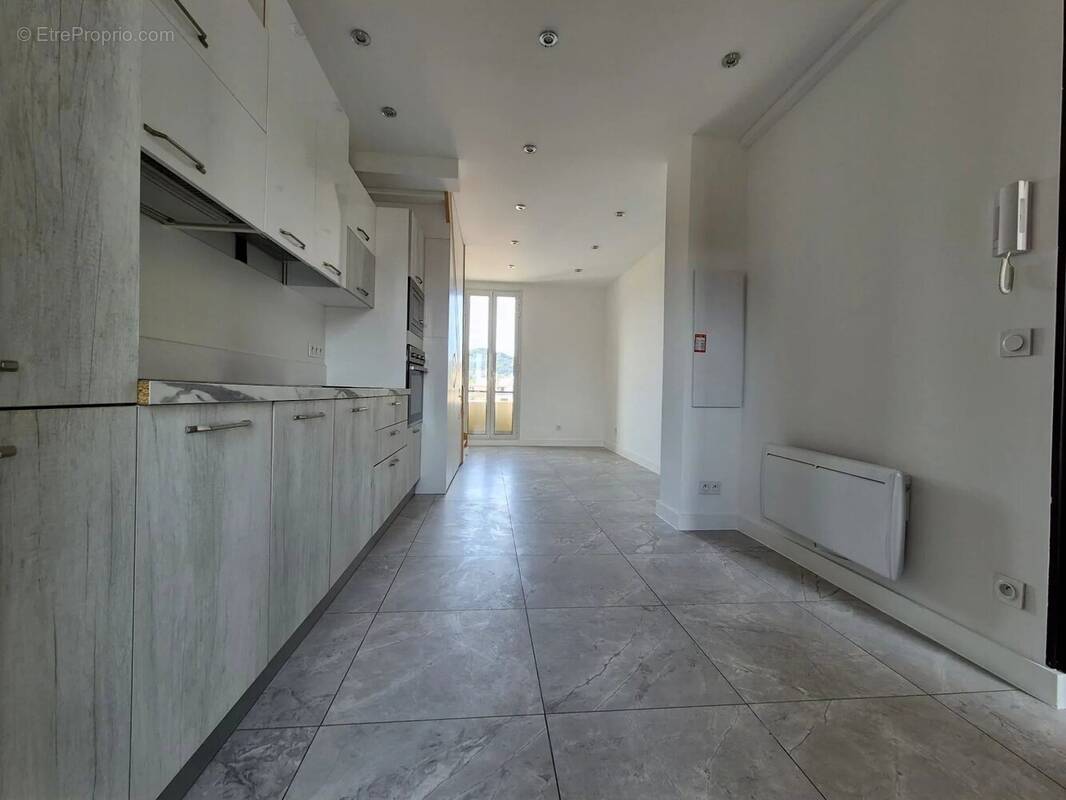 Appartement à VALLAURIS