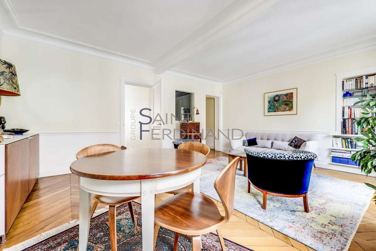 Appartement à PARIS-7E