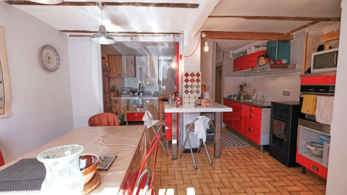 Maison à ROUSSILLON-EN-MORVAN