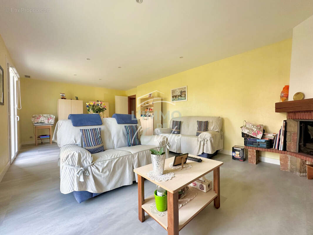 Maison à BRUGUIERES