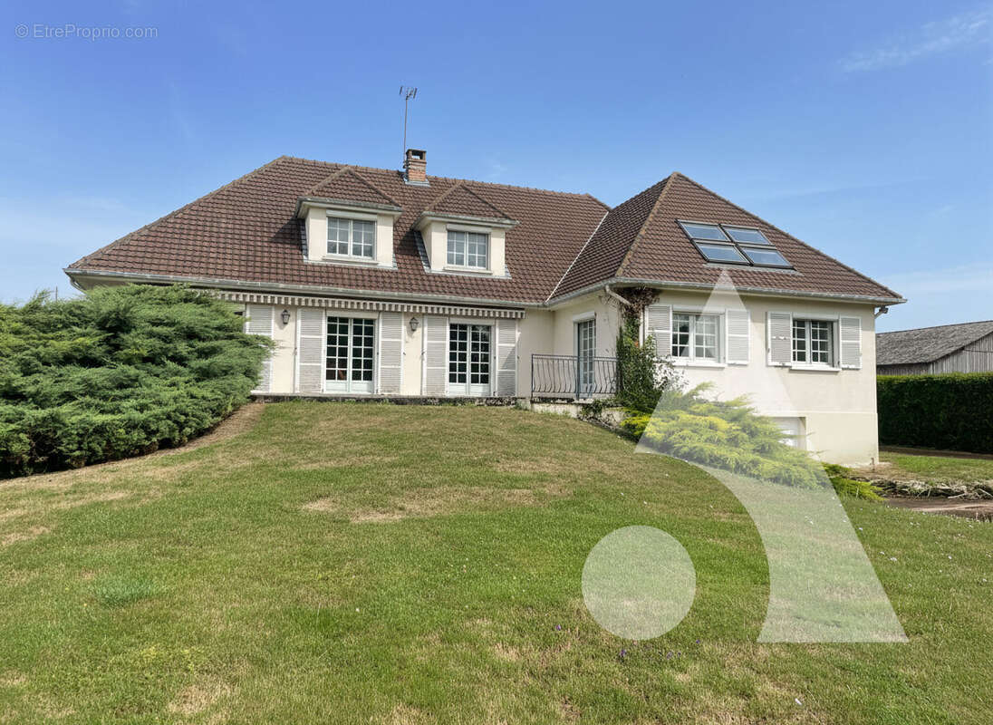 Maison à FONTAINE-LES-GRES